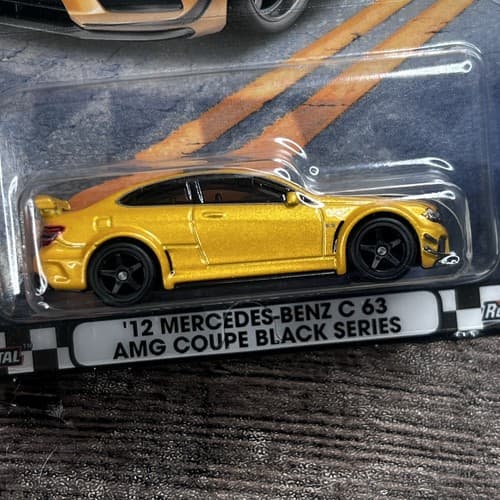 Hot Wheels Premium #76 Boulevard '12 Mercedes-Benz C 63 AMG Coupe 1:64 Diecast - Thumbnail 3
