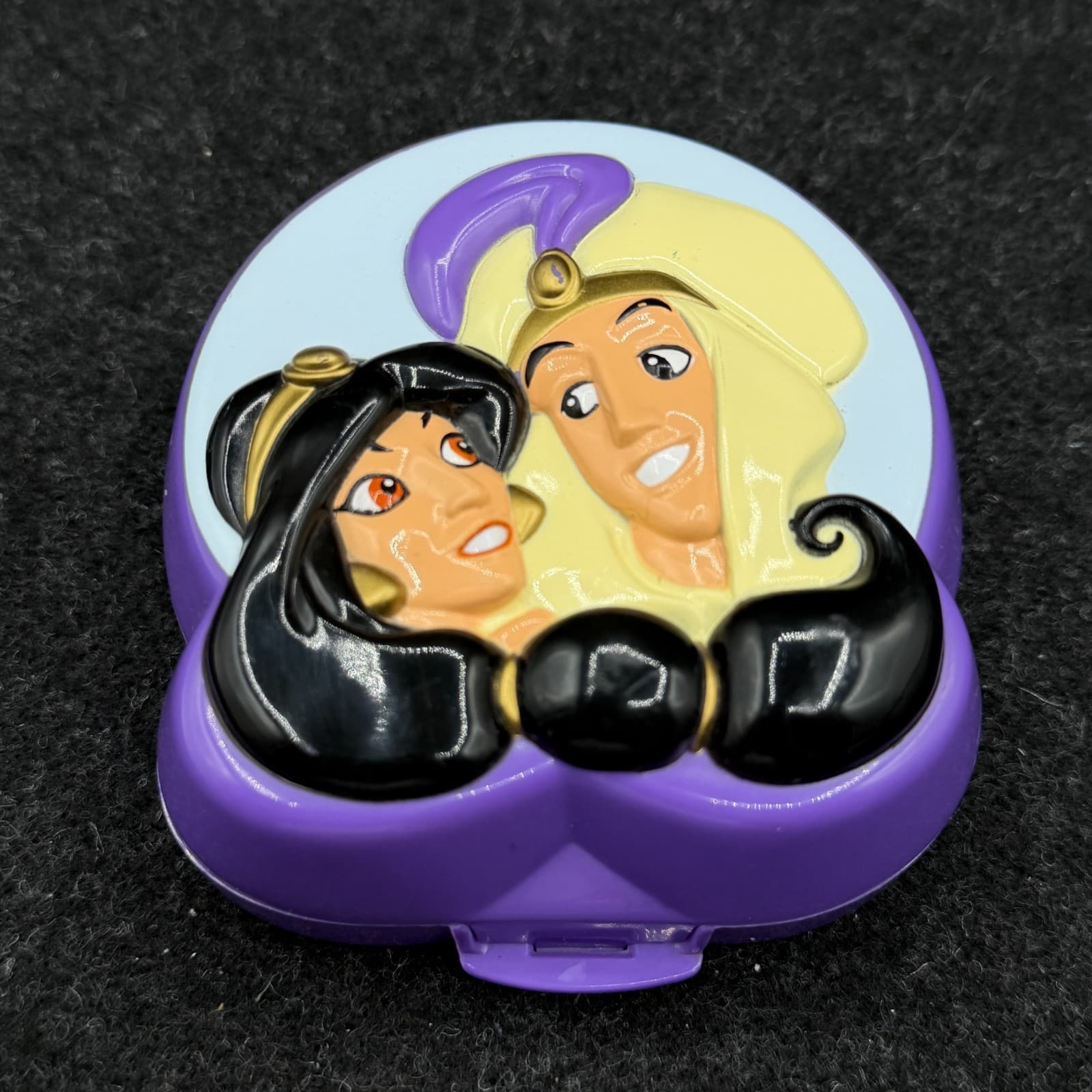 Vintage Disney Polly Pocket Bluebird Aladdin Compact Playset w/ Figures 1995 - Thumbnail 2