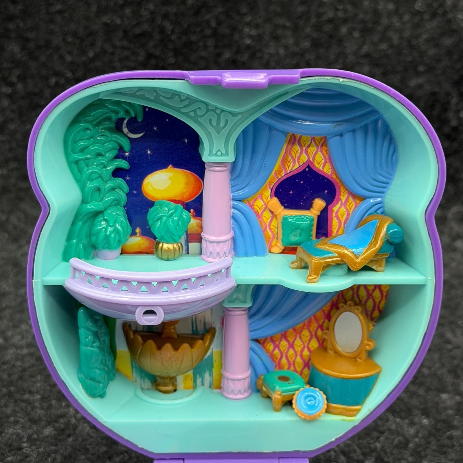 Vintage Disney Polly Pocket Bluebird Aladdin Compact Playset w/ Figures 1995 - Thumbnail 6