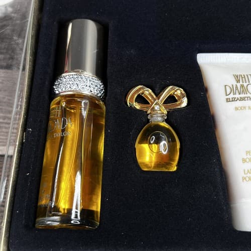 White Diamonds 6pc Gift Set Elizabeth Taylor Lotion Soap Spray Bubbles Parfum - Thumbnail 9