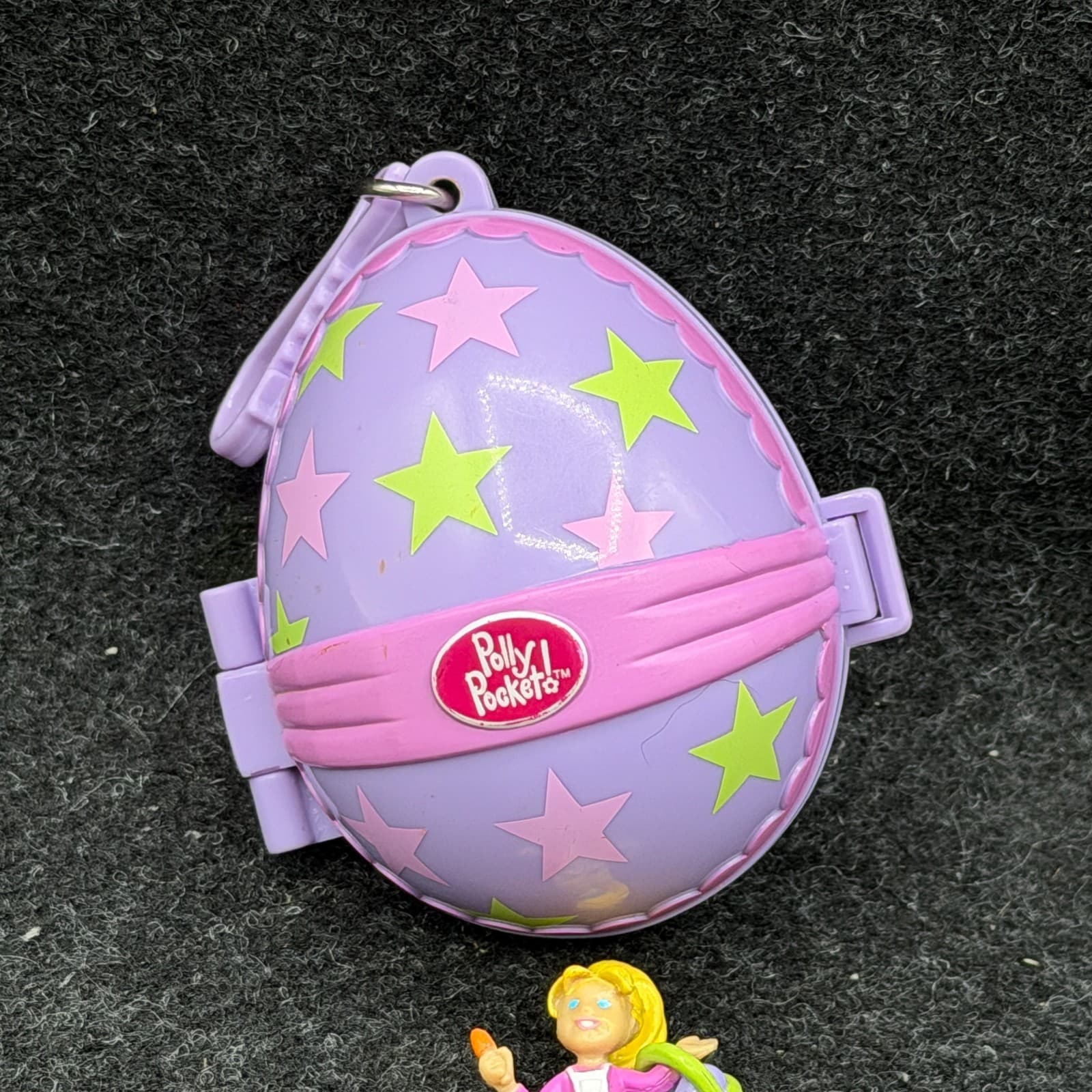 2001 Polly Pocket Easter Egg Painting Bluebird Toys Figure w/ Basket - Thumbnail 3