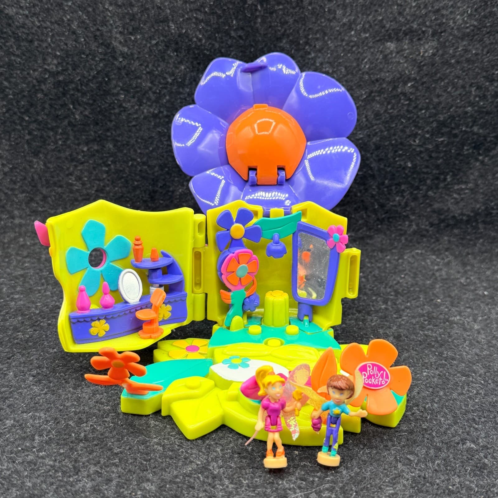 2001 Polly Pocket Blossom Boutique Broken & 2 Figures