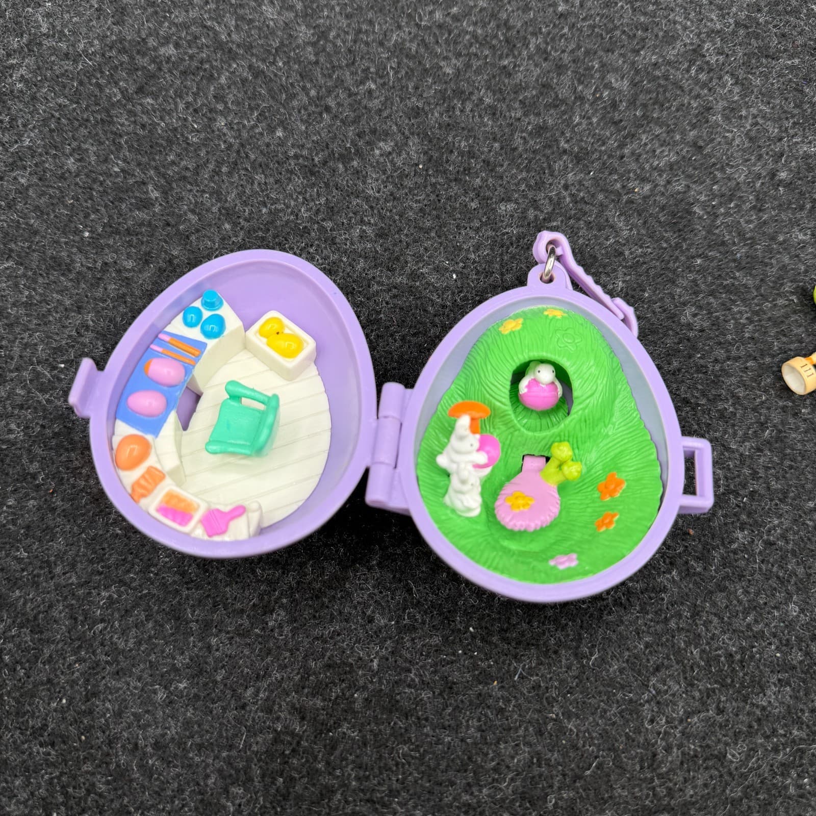 2001 Polly Pocket Easter Egg Painting Bluebird Toys Figure w/ Basket - Thumbnail 6