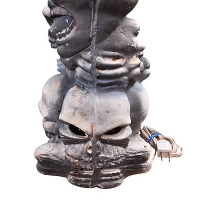 VTG Trendmasters Haunted Lighted Stacked Skulls Halloween foam indoor skeleton - Thumbnail 3