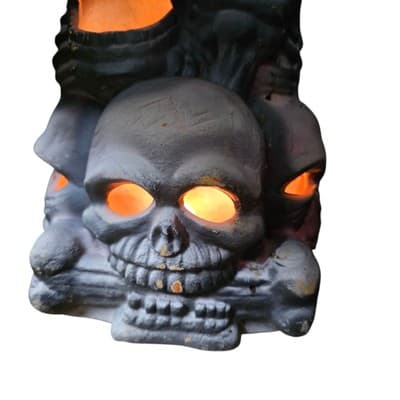 VTG Trendmasters Haunted Lighted Stacked Skulls Halloween foam indoor skeleton - Thumbnail 2