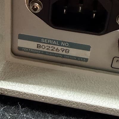 FOR PARTS OR REPAIR Tektronix 2712 Spectrum Analyzer 9kHz to 1.8GHz - Thumbnail 13