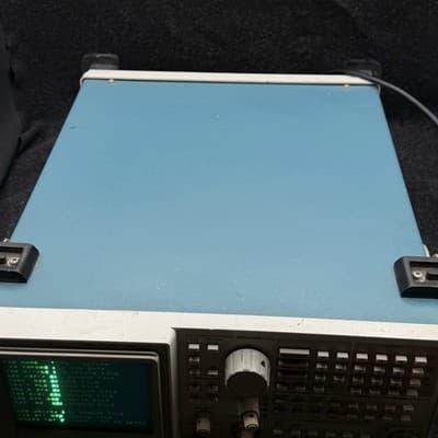 FOR PARTS OR REPAIR Tektronix 2712 Spectrum Analyzer 9kHz to 1.8GHz - Thumbnail 6
