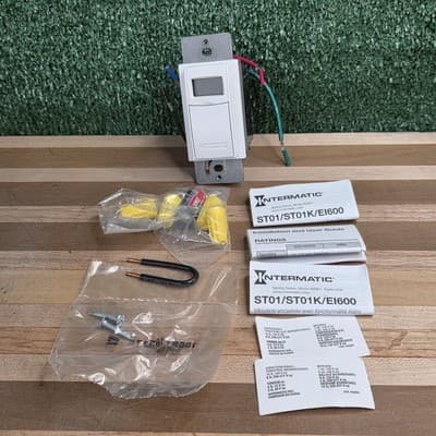 NIB Intermatic ST01 Digital In Wall Timer 7-Day Programmable Astro Feature White