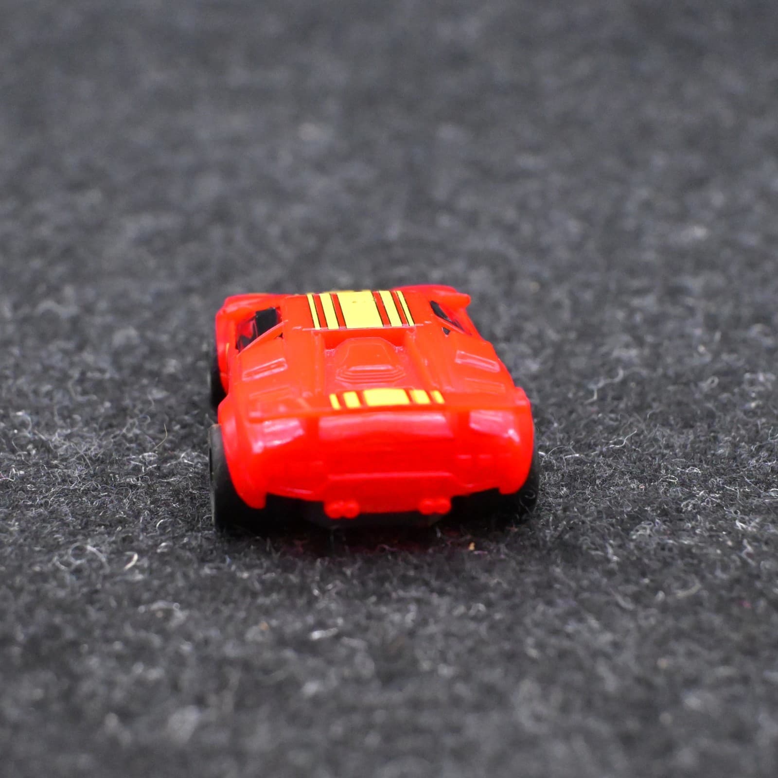 TYCO LAMBORGHINI #3 RED / YELLOW HO Scale SLOT CAR - Thumbnail 4