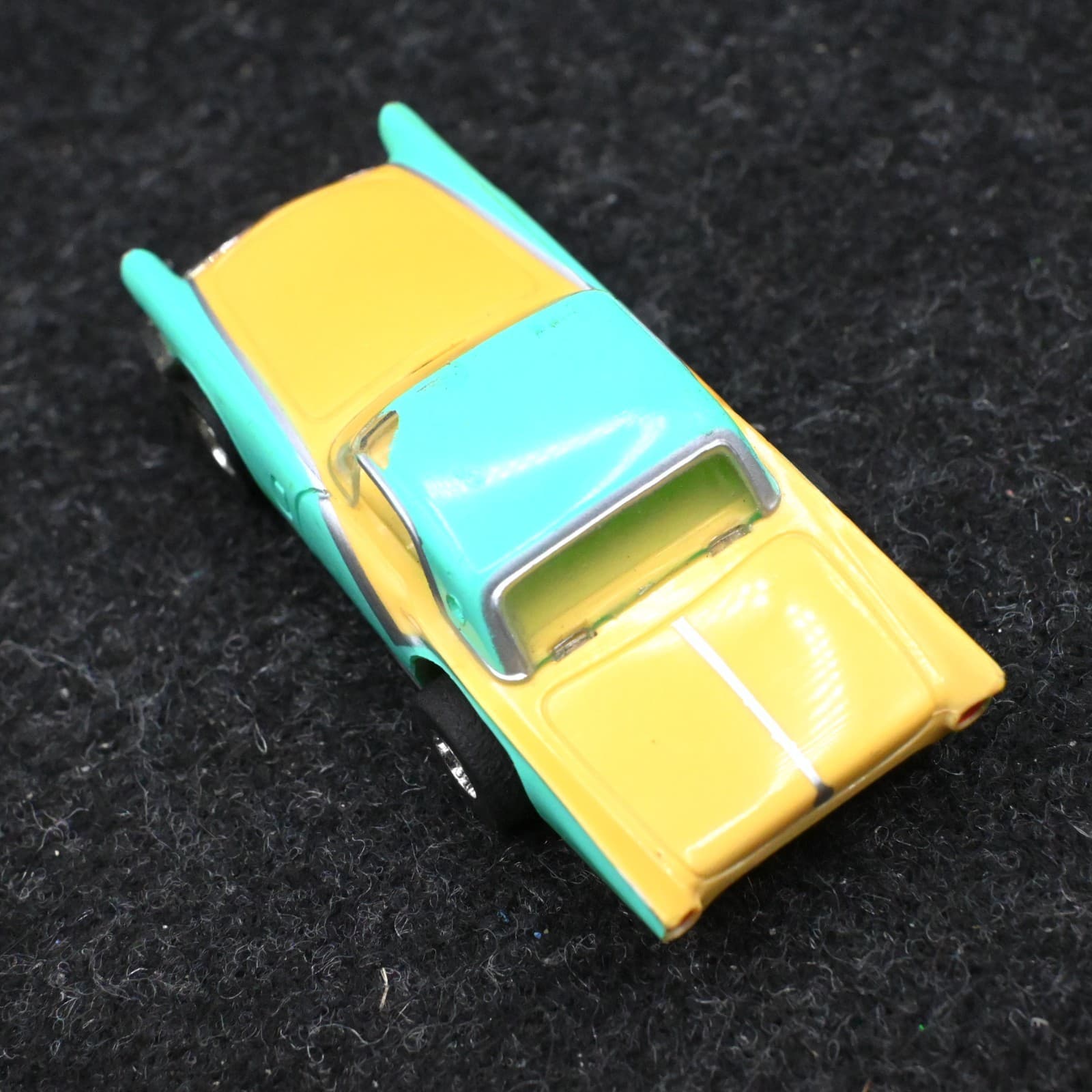 Vintage 1950s Ford Thunderbird Green/White Slot Car - Thumbnail 5