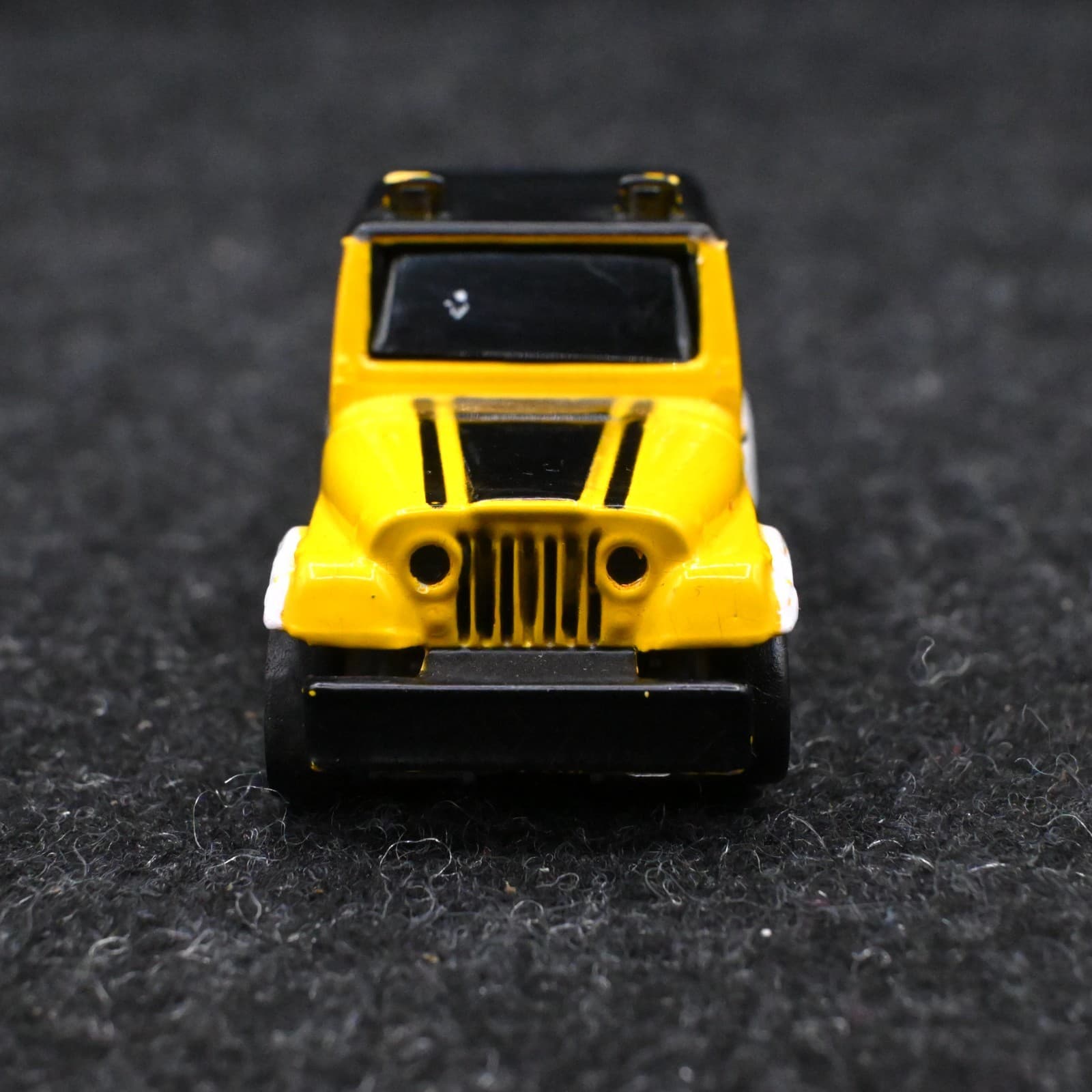 Vintage TYCO Scale Slot Car Jeep CJ-7 Yellow HO 1/87 Hong Kong - Thumbnail 2