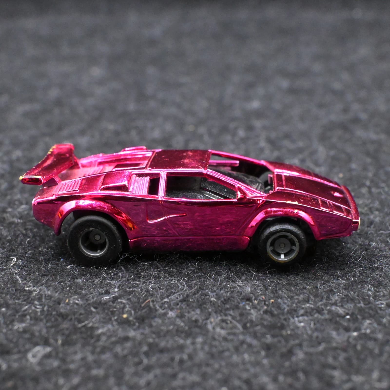 TYCO 1993 Lamborghini Countach RARE "CHROME PINK" run on AFX AURORA Slot Car