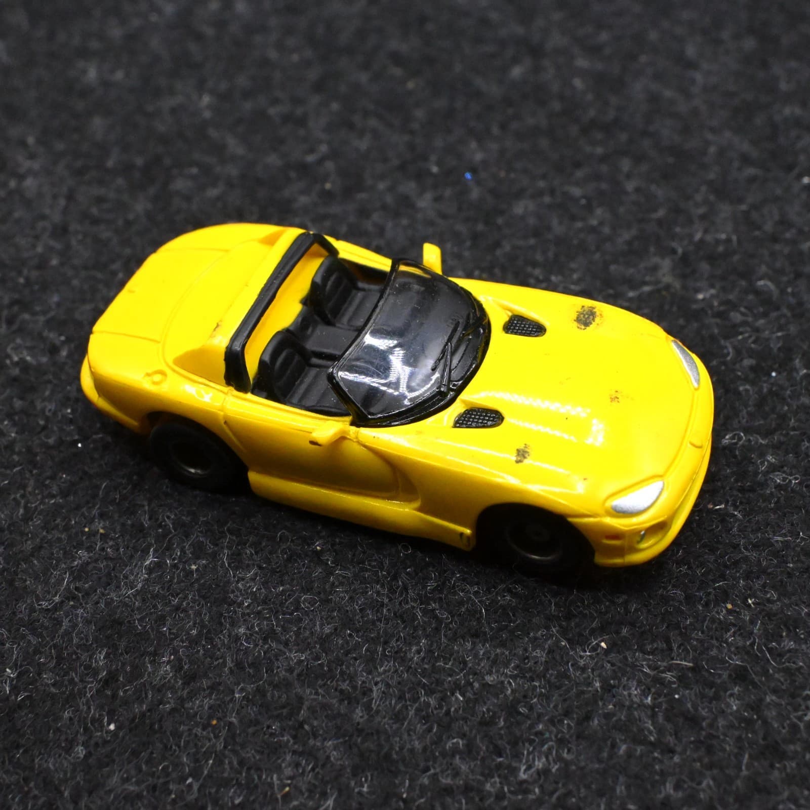 Vintage TYCO Yellow Dodge Viper HO Slot Car 440-X2 Chassis - Thumbnail 7