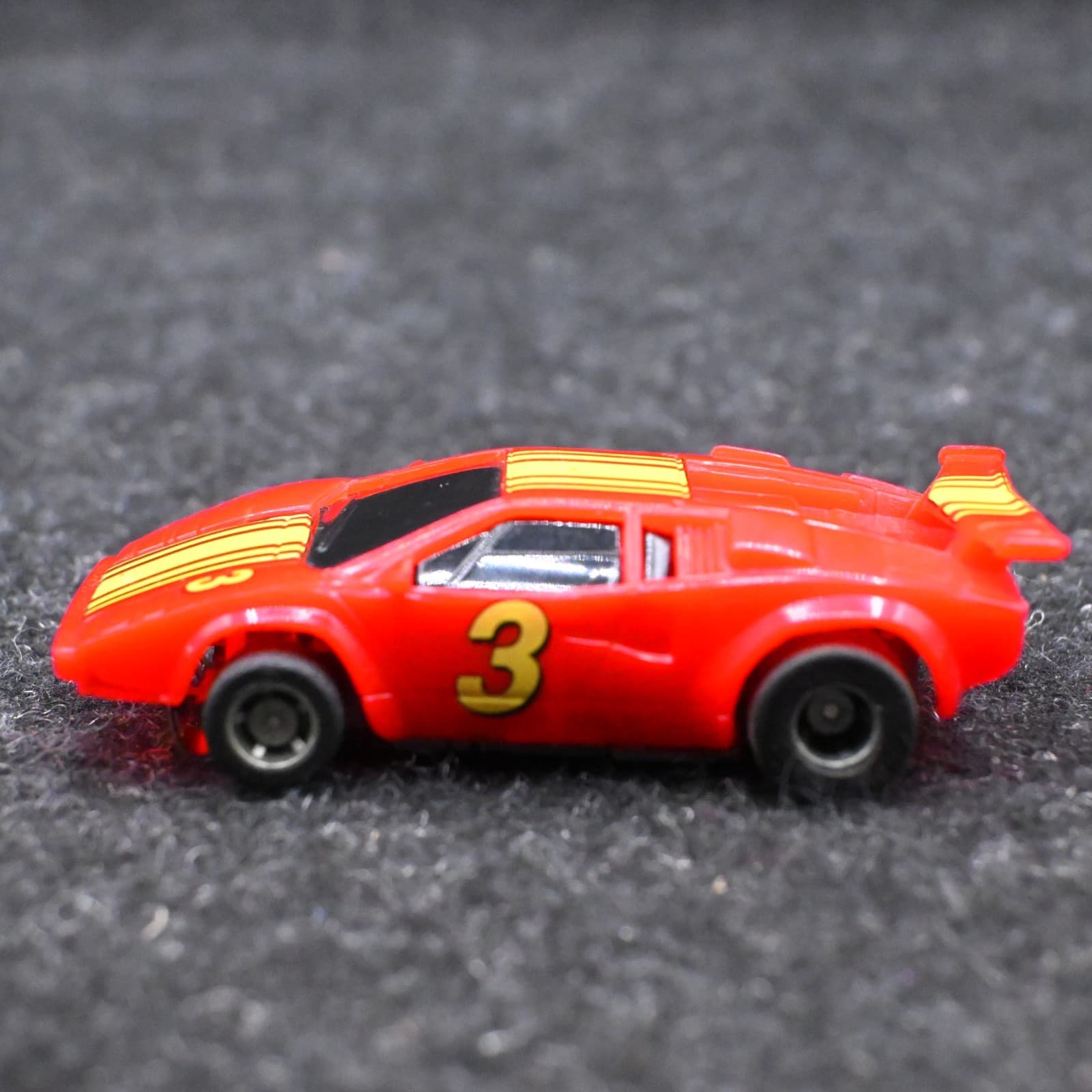 TYCO LAMBORGHINI #3 RED / YELLOW HO Scale SLOT CAR - Thumbnail 3