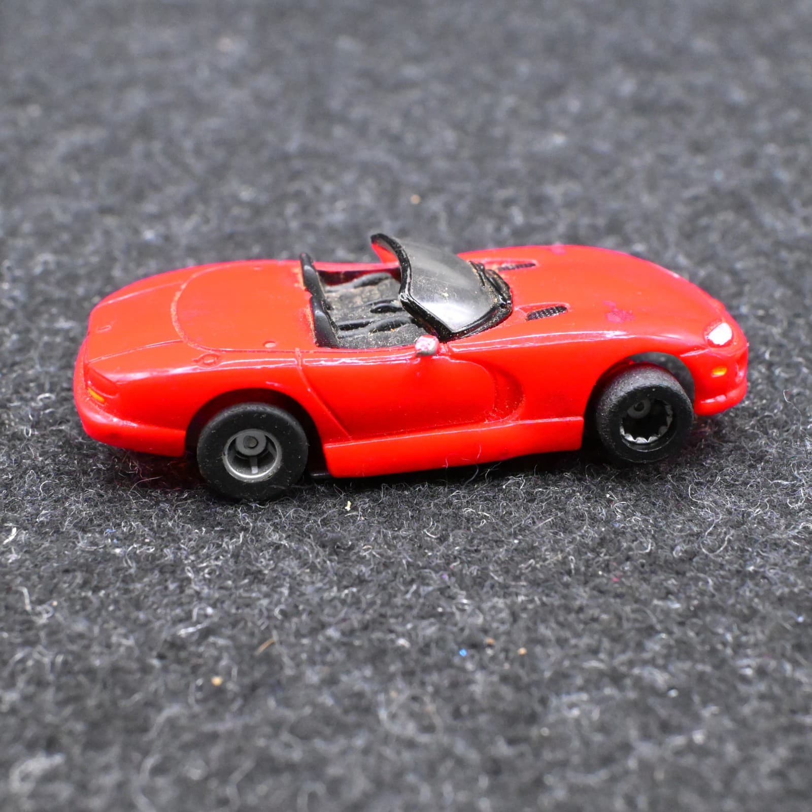 VINTAGE TYCO DODGE VIPER RED SLOT CAR ROADSTER HO CONVERTIBLE RACE - Thumbnail 3