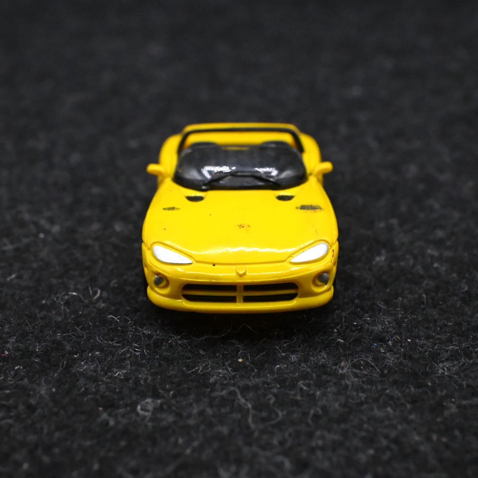 Vintage TYCO Yellow Dodge Viper HO Slot Car 440-X2 Chassis - Thumbnail 2