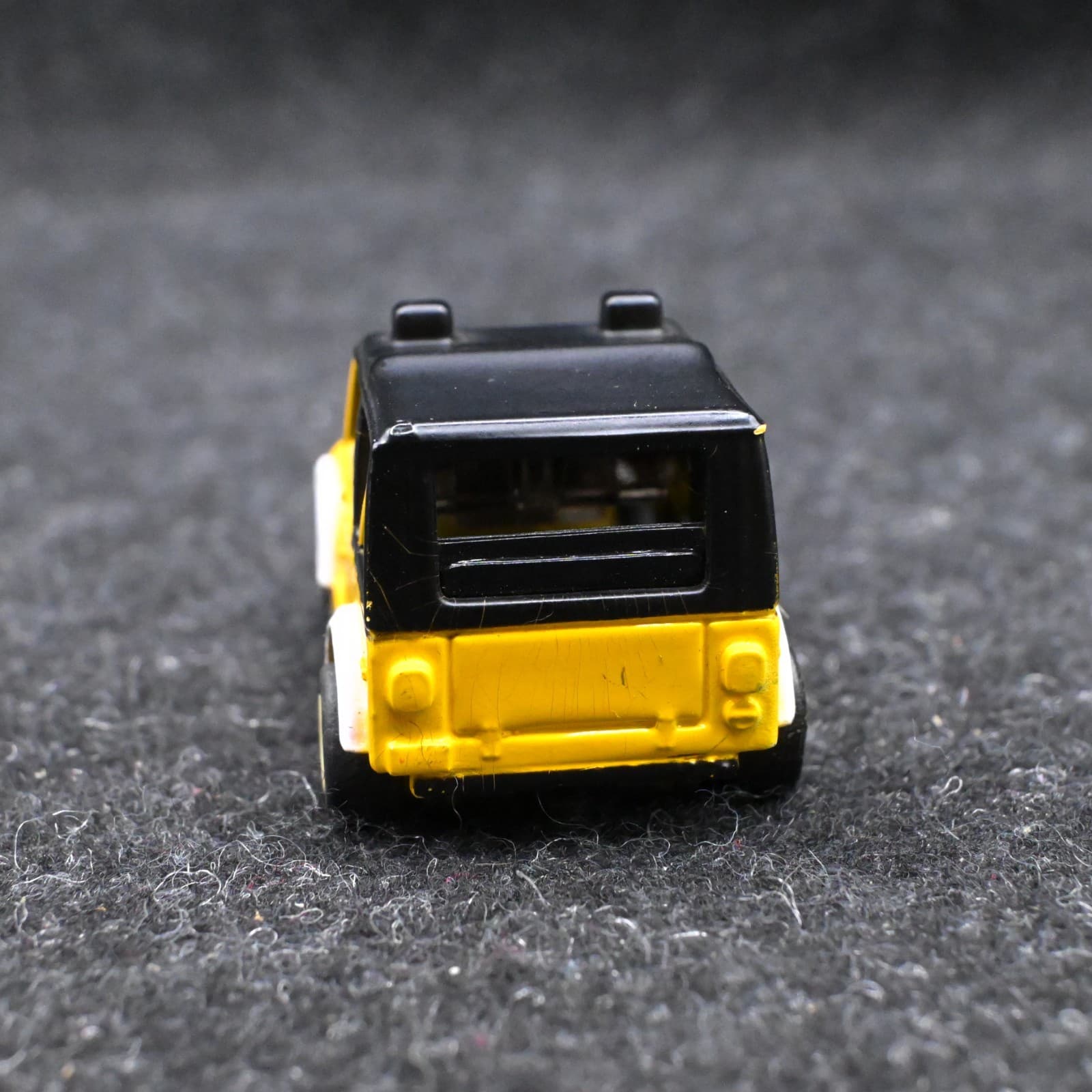 Vintage TYCO Scale Slot Car Jeep CJ-7 Yellow HO 1/87 Hong Kong - Thumbnail 5