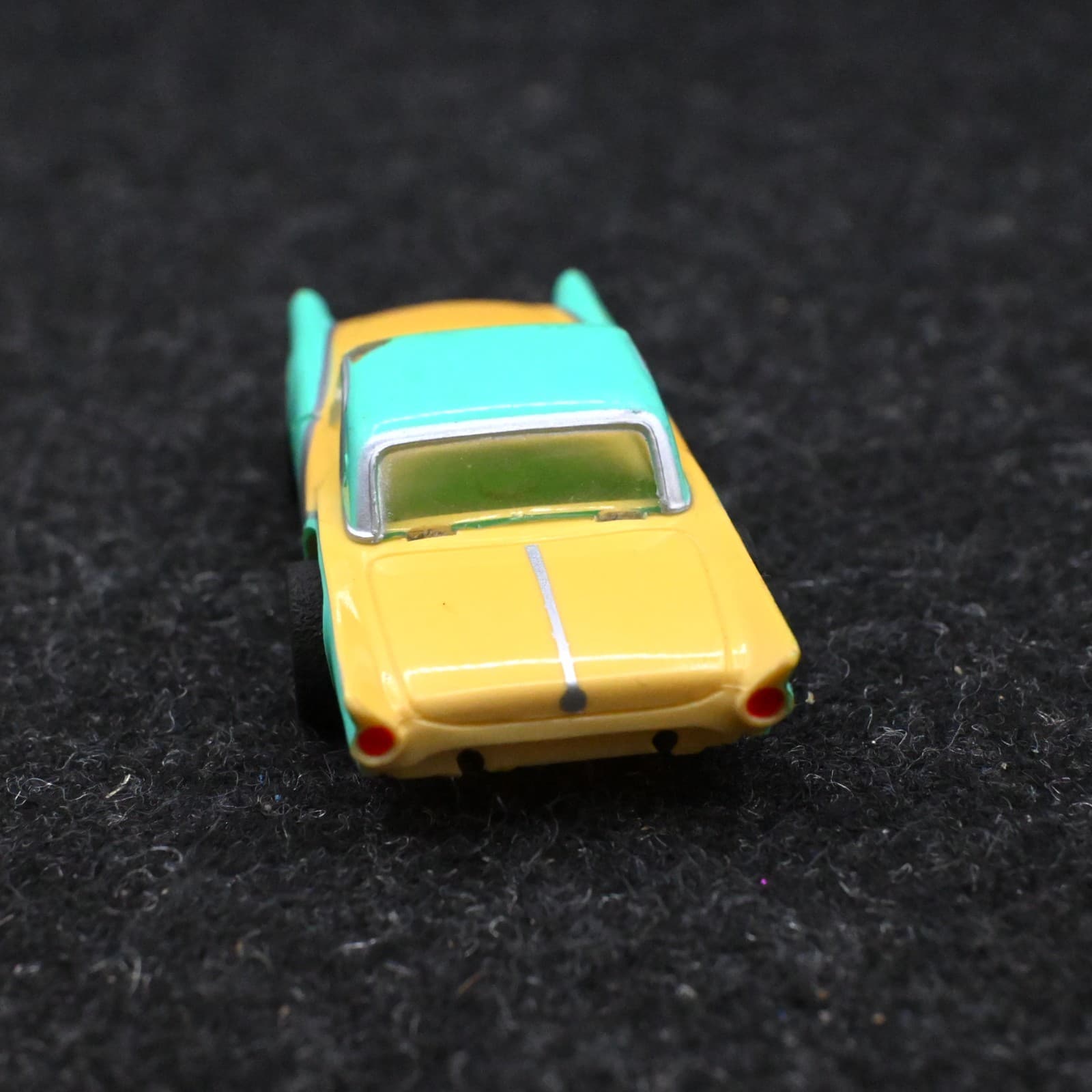 Vintage 1950s Ford Thunderbird Green/White Slot Car - Thumbnail 4