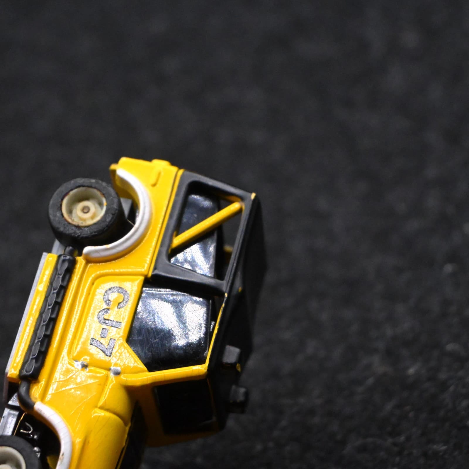 Vintage TYCO Scale Slot Car Jeep CJ-7 Yellow HO 1/87 Hong Kong - Thumbnail 9