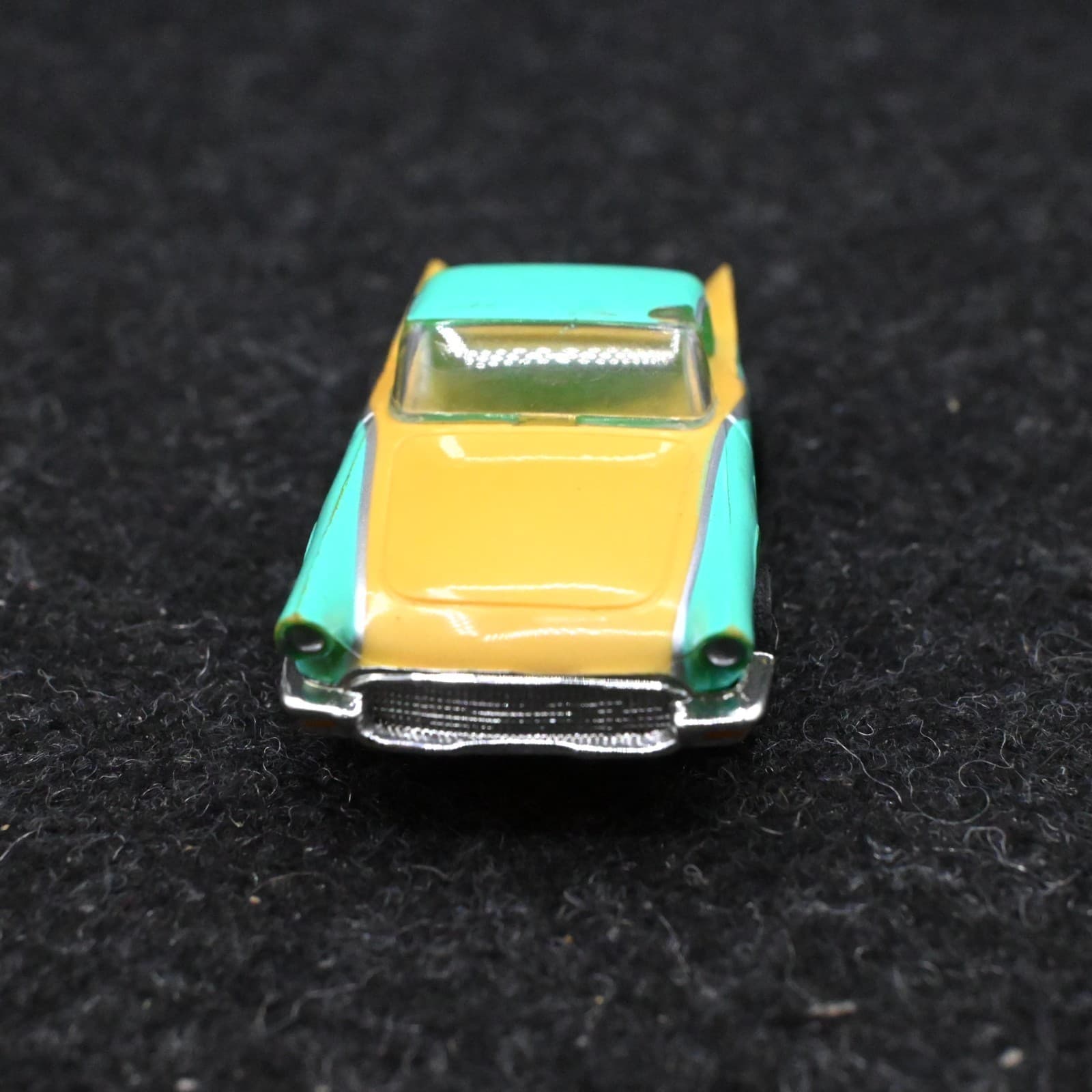 Vintage 1950s Ford Thunderbird Green/White Slot Car - Thumbnail 2