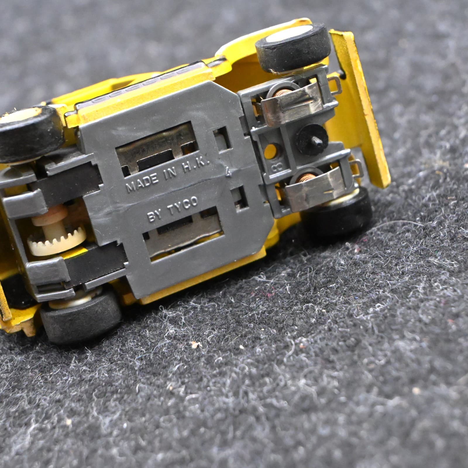 Vintage TYCO Scale Slot Car Jeep CJ-7 Yellow HO 1/87 Hong Kong - Thumbnail 8