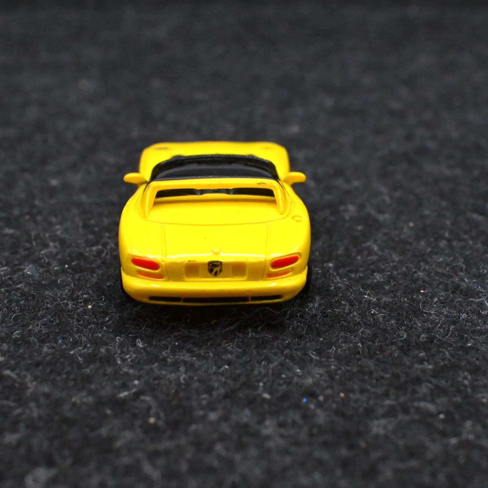 Vintage TYCO Yellow Dodge Viper HO Slot Car 440-X2 Chassis - Thumbnail 5