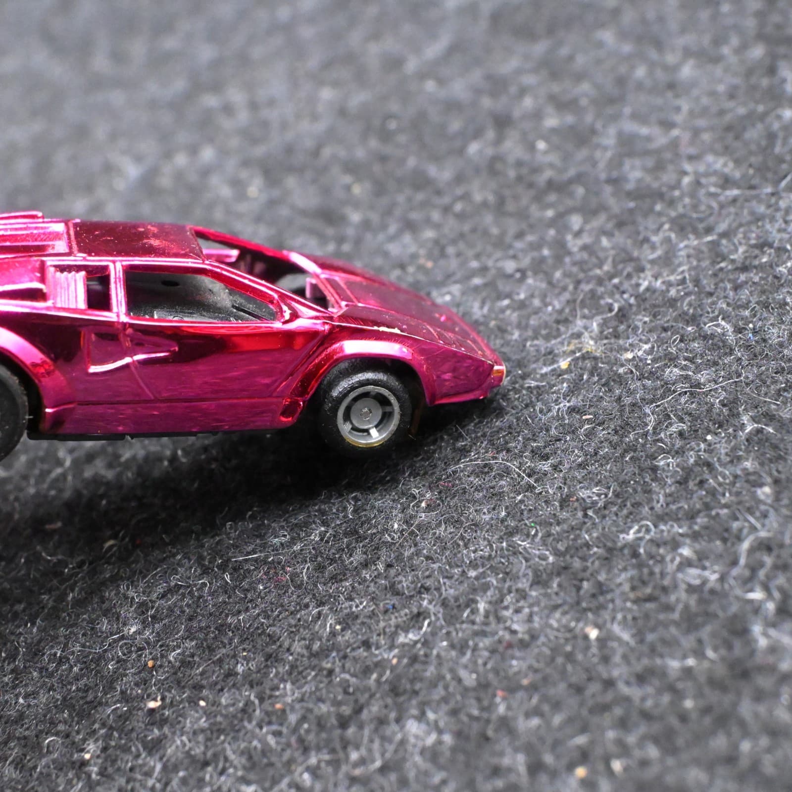 TYCO 1993 Lamborghini Countach RARE "CHROME PINK" run on AFX AURORA Slot Car - Thumbnail 7