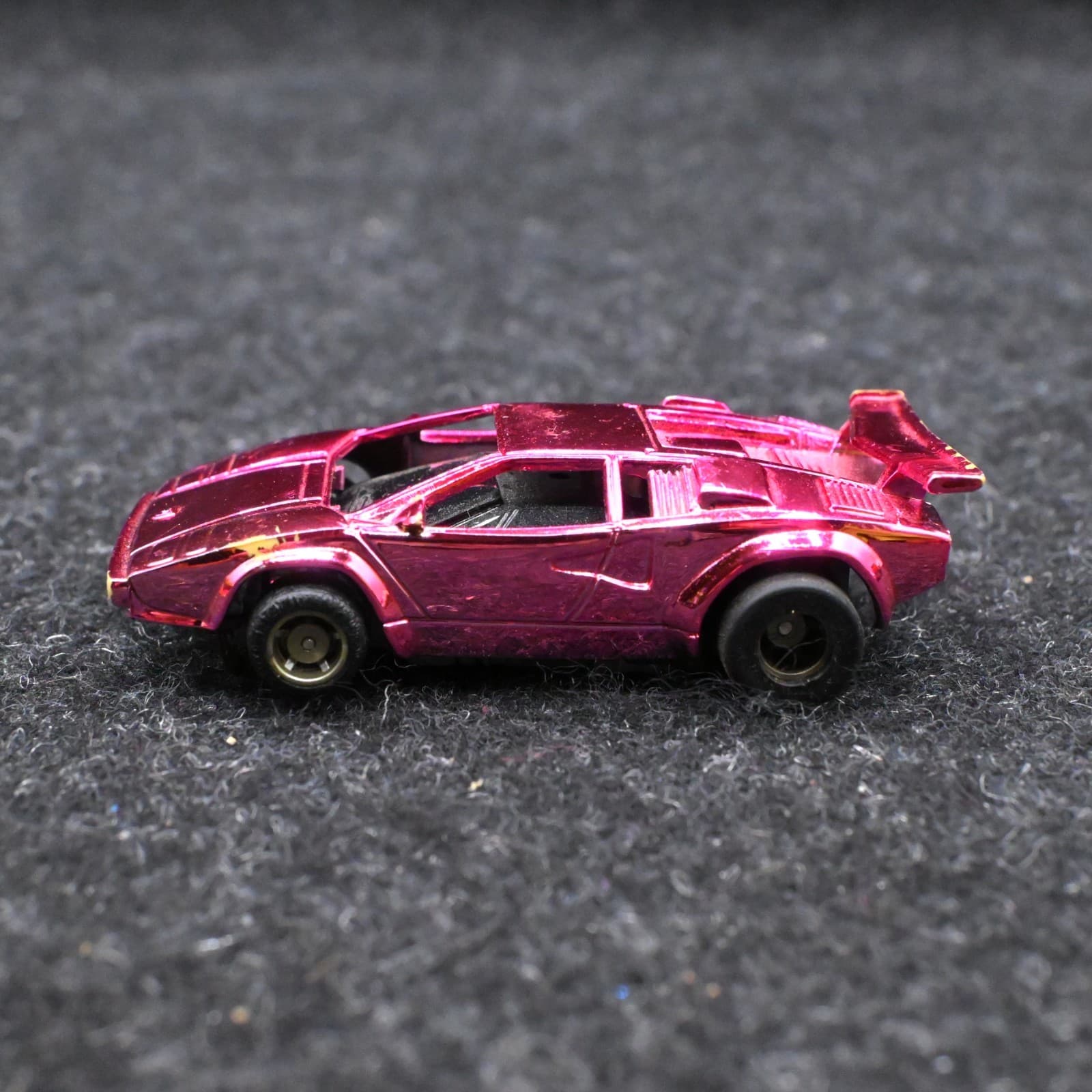 TYCO 1993 Lamborghini Countach RARE "CHROME PINK" run on AFX AURORA Slot Car - Thumbnail 3