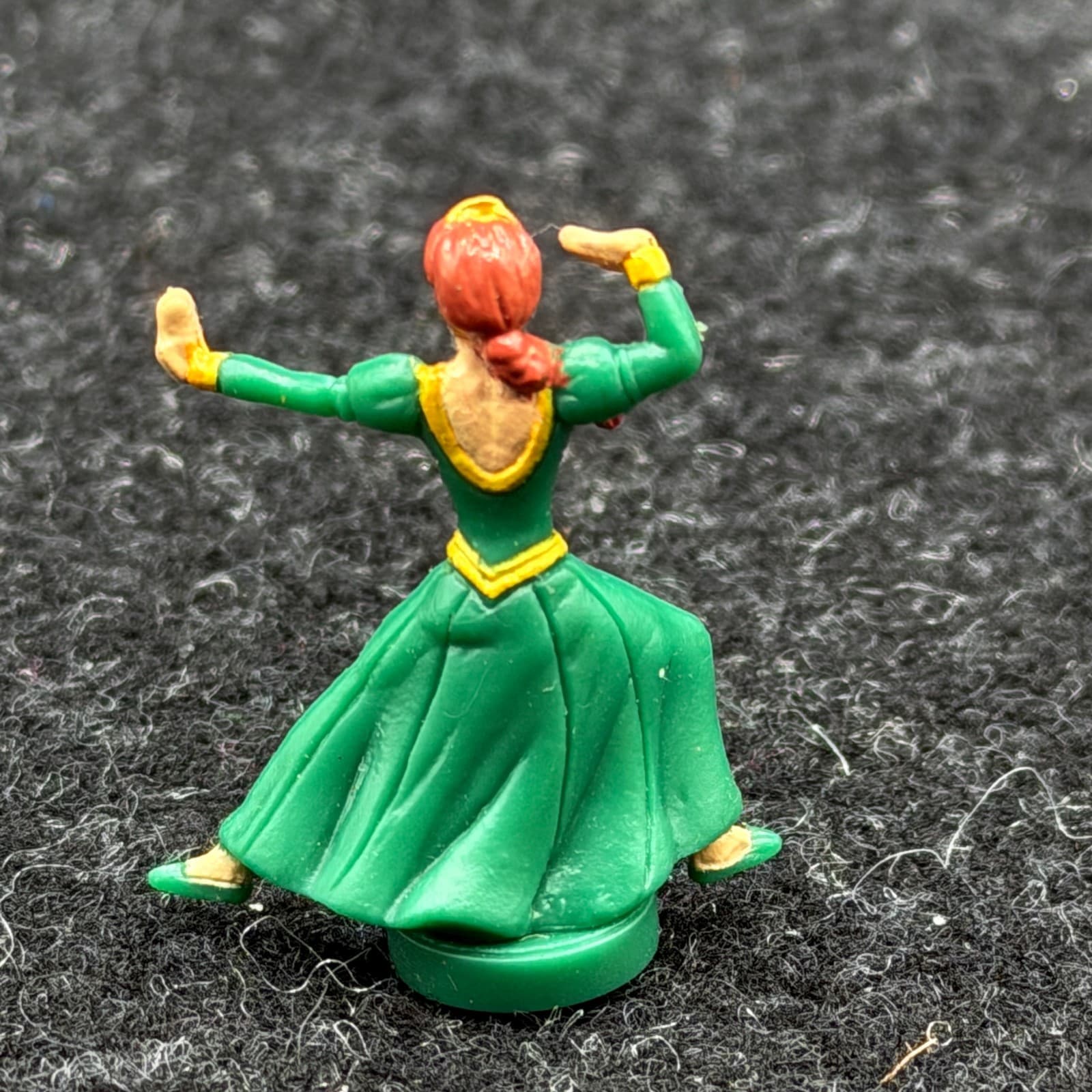 Shrek 2 Far Far Away Castle FIONA Micro Figure ONLY Polly Pocket - Thumbnail 2