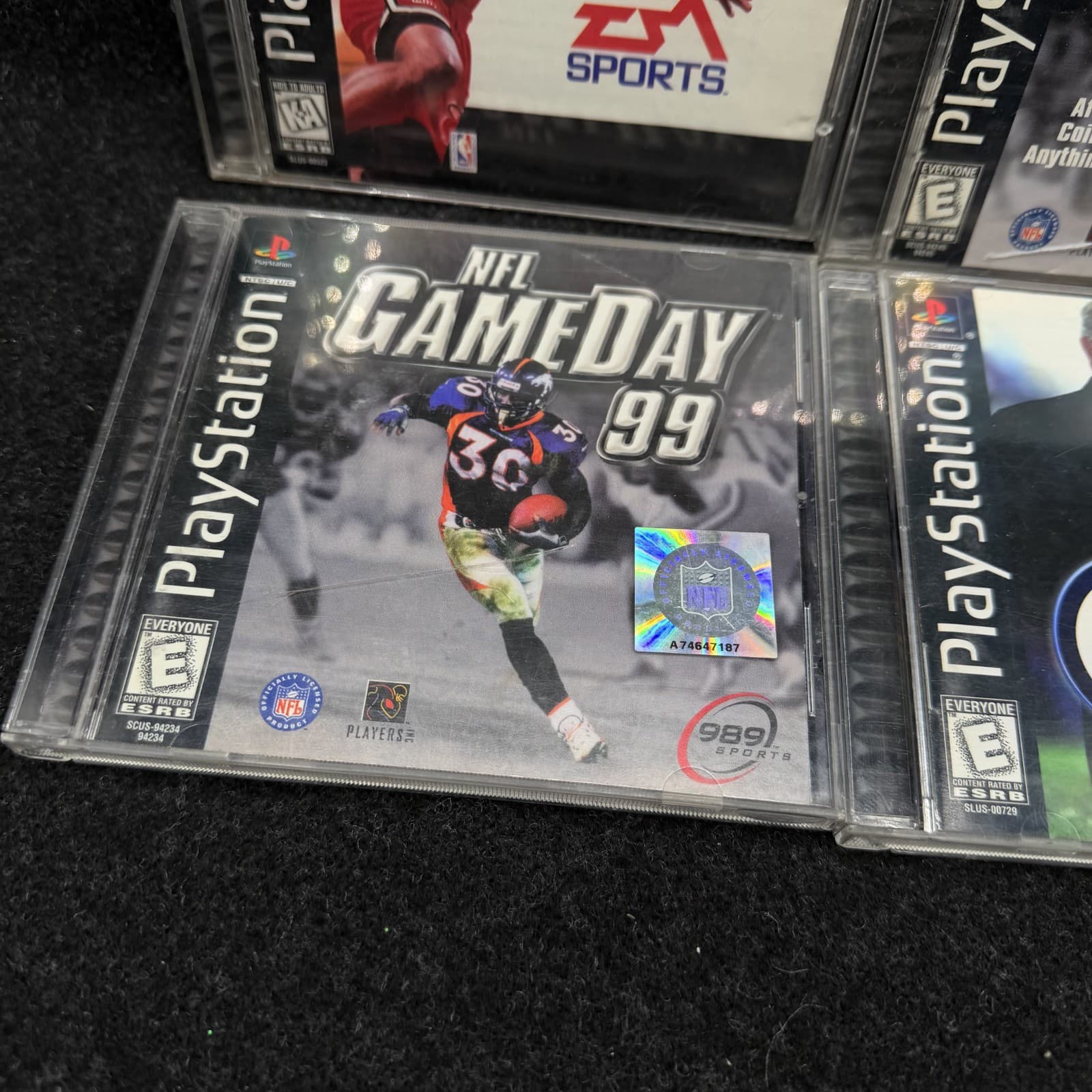 LOT OF 4 Playstation 1 PS1 Sports Game NFL Xtreme Game Day Madden 99 NBA Live 98 - Thumbnail 4