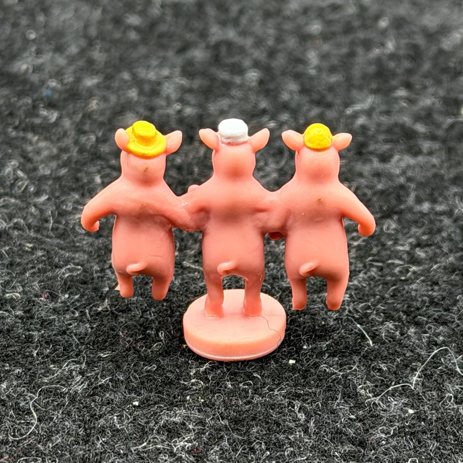 Shrek Far Far Away Castle Three Little Pigs Micro Figure ONLY Polly Pocket - Thumbnail 2