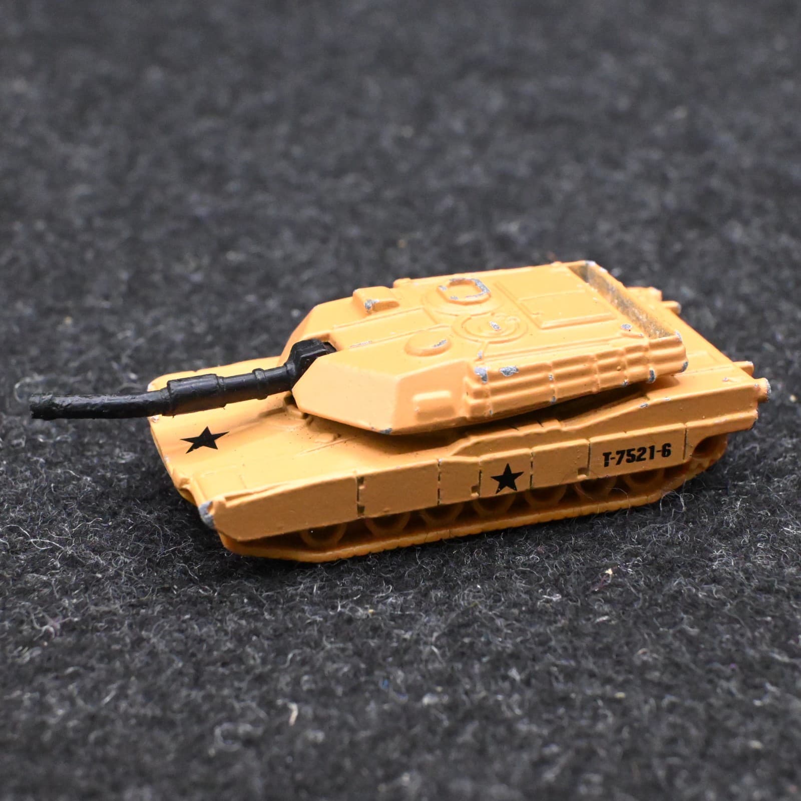 Matchbox Abrams Main Battle Tank 1994 Tan Made in Thailand 1:113 - Thumbnail 3
