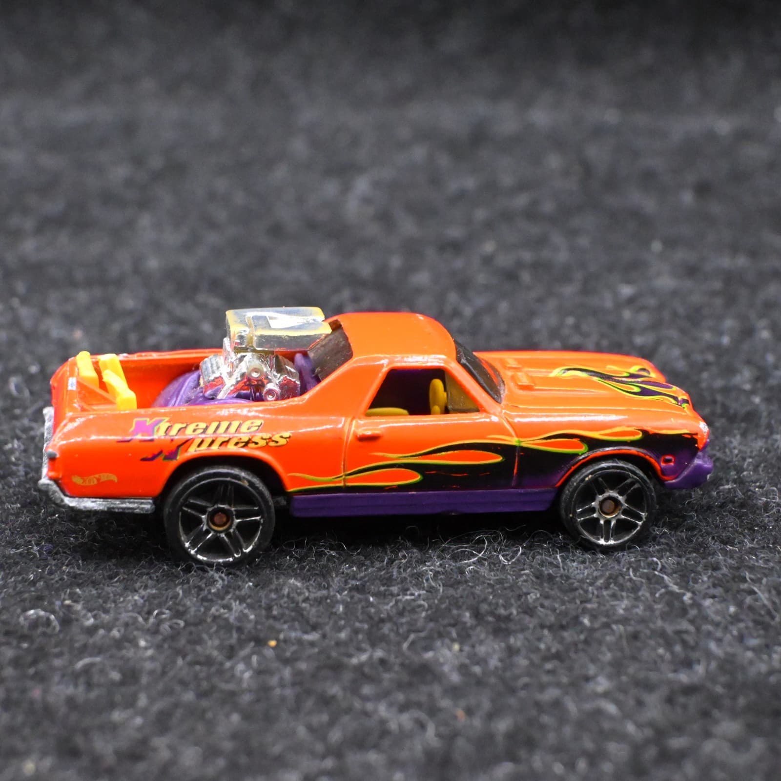 Vtg Hot Wheels ‘68 El Camino XTREME XPRESS Orange Die Cast (1999) - Thumbnail 3