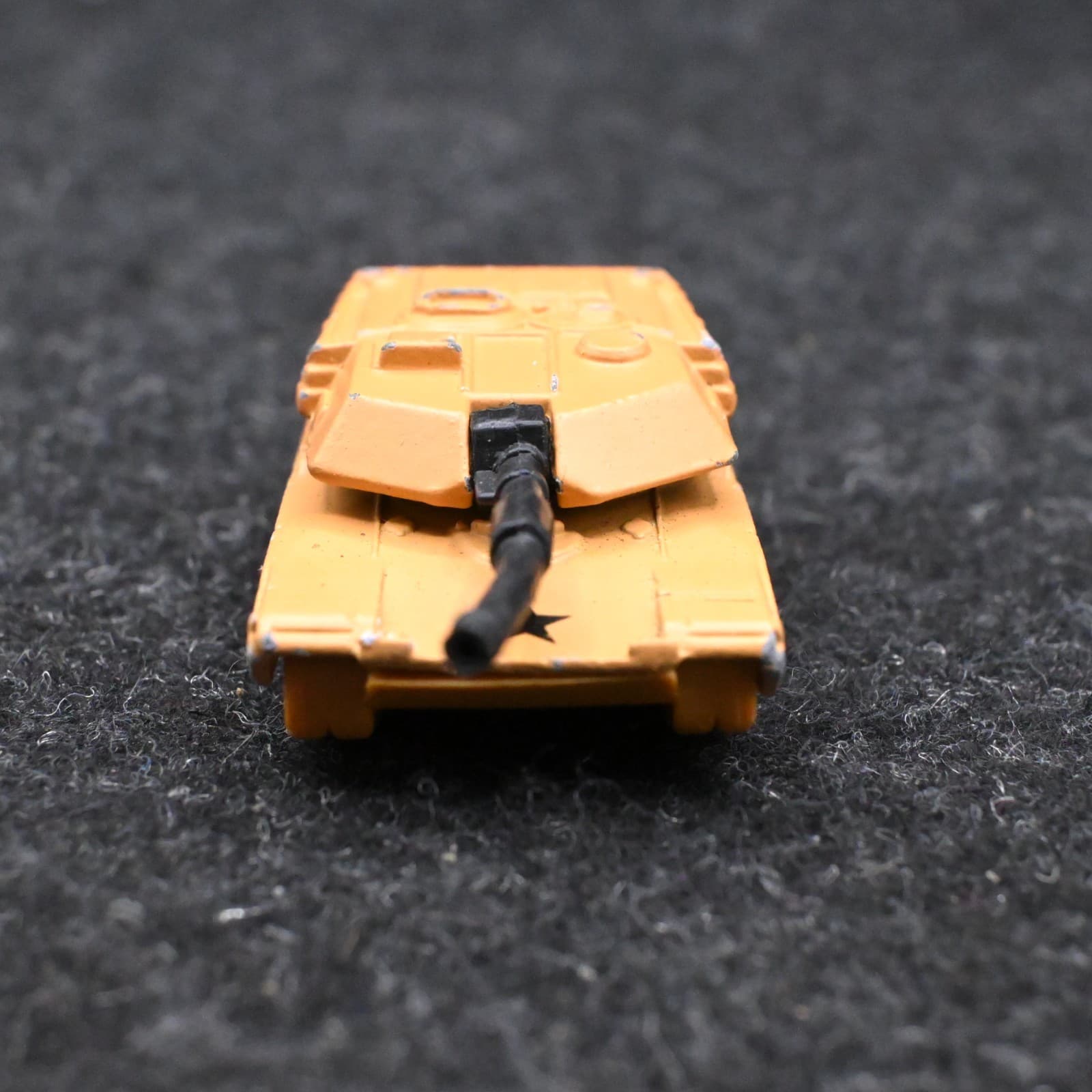 Matchbox Abrams Main Battle Tank 1994 Tan Made in Thailand 1:113 - Thumbnail 4