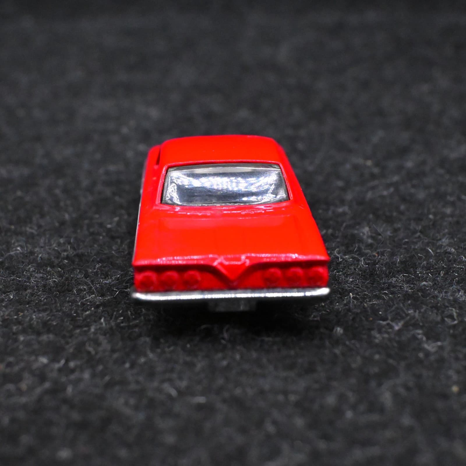2011 Hot Wheels Fast & Furious '61 Chevy Impala from Fate of The Furious - Thumbnail 4