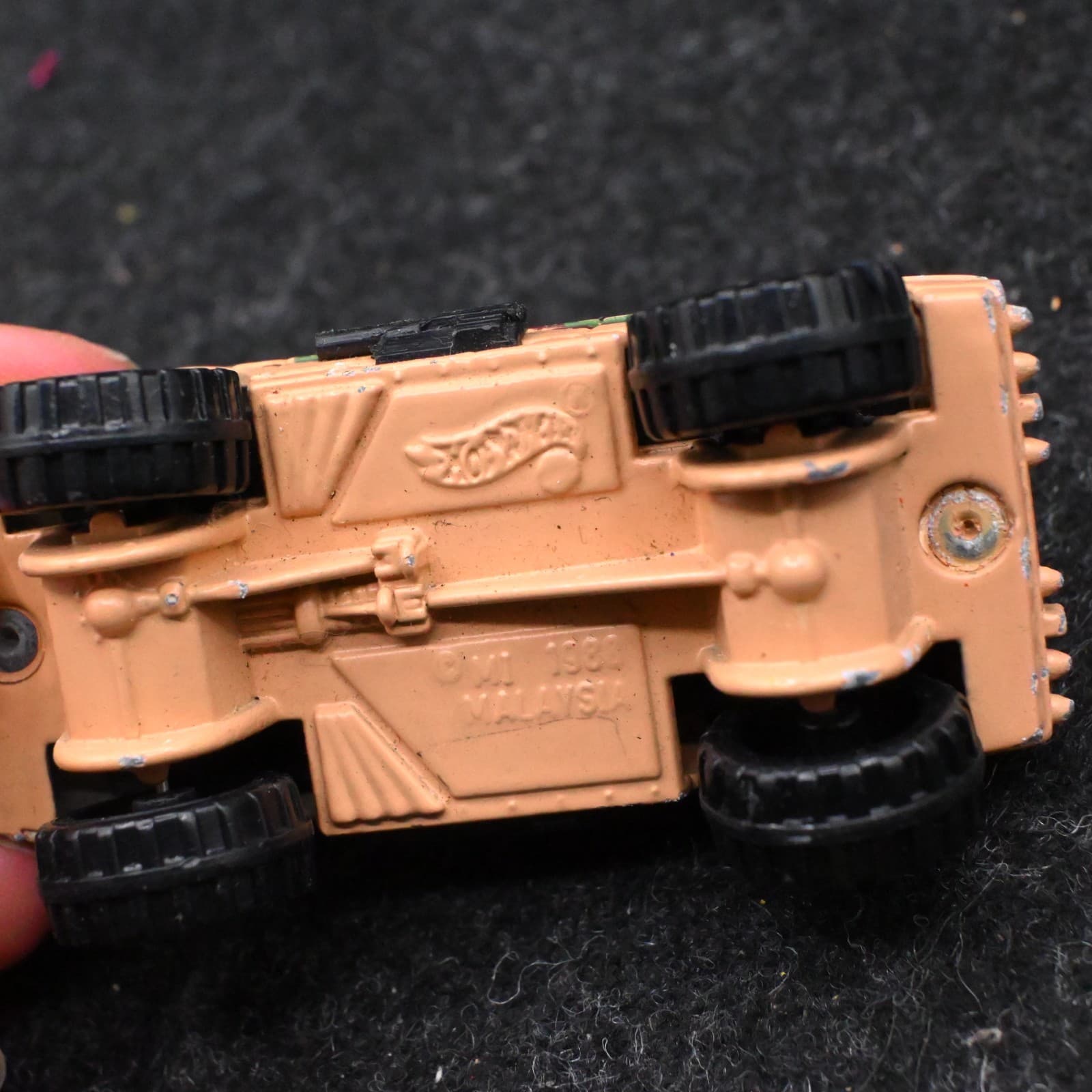 HOT WHEELS 1988 M1 Tan Camo 1:64 Scale Diecast Cars Malaysia - Thumbnail 8