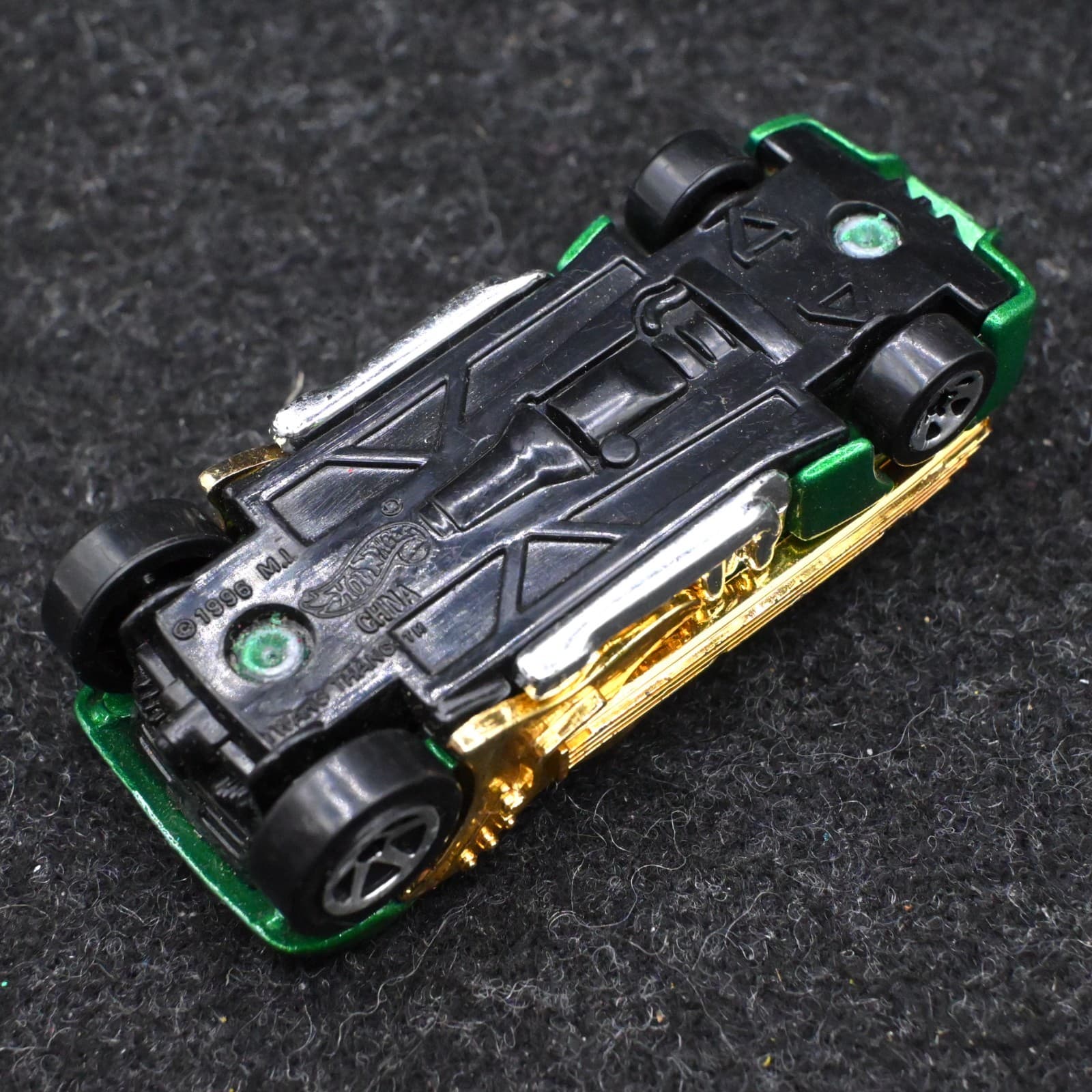 Vintage 1996 HOT WHEELS TWANG THANG Guitar Green - Thumbnail 7