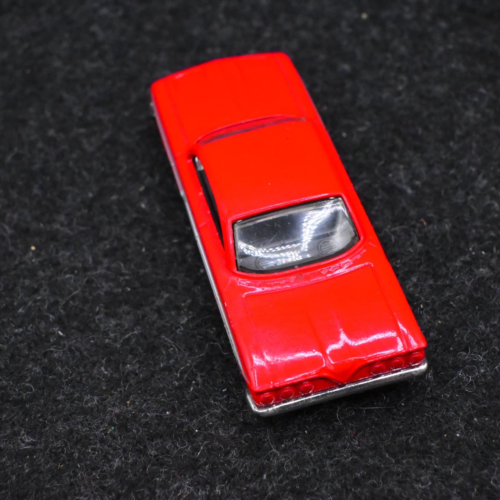 2011 Hot Wheels Fast & Furious '61 Chevy Impala from Fate of The Furious - Thumbnail 5