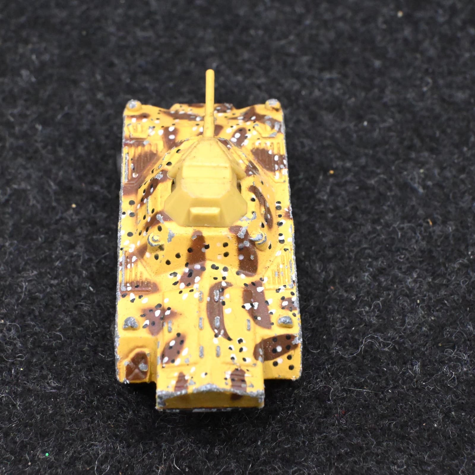 Vintage 1993 Matchbox MB 70 Military Tank Tan Die-Cast 1:65 Scale - Thumbnail 5
