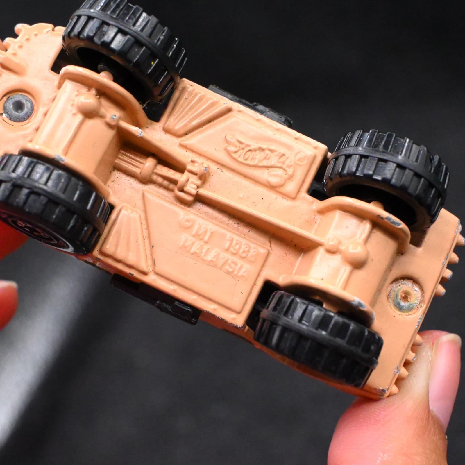 HOT WHEELS 1988 M1 Tan Camo 1:64 Scale Diecast Cars Malaysia - Thumbnail 10