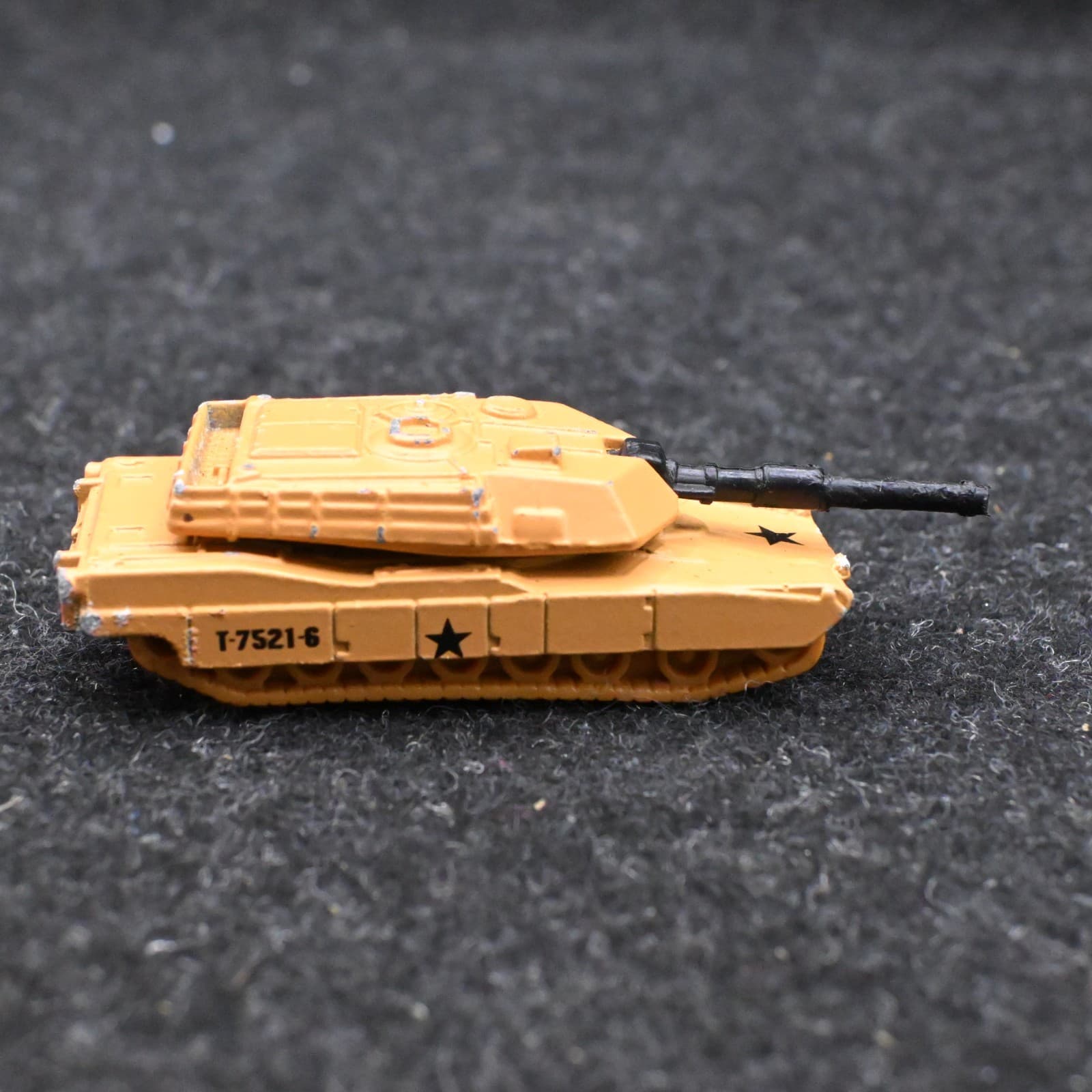 Matchbox Abrams Main Battle Tank 1994 Tan Made in Thailand 1:113 - Thumbnail 6