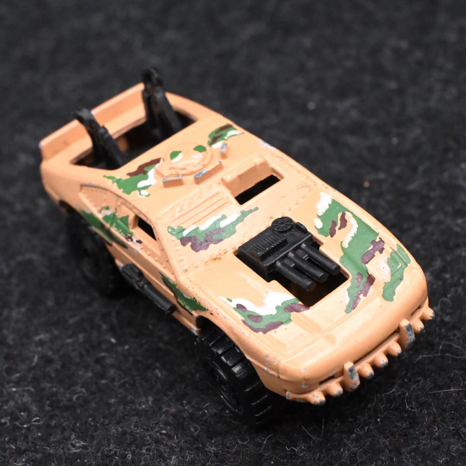 HOT WHEELS 1988 M1 Tan Camo 1:64 Scale Diecast Cars Malaysia - Thumbnail 5