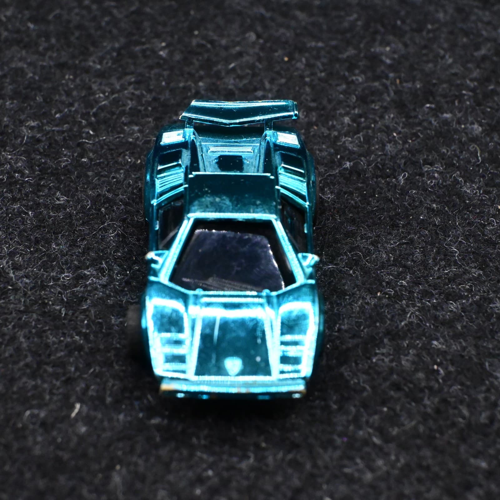 TYCO Cliff Hangers HO Scale Slot Car 6239 LAMBORGHINI COUNTACH Blue/Green Chrome - Thumbnail 4