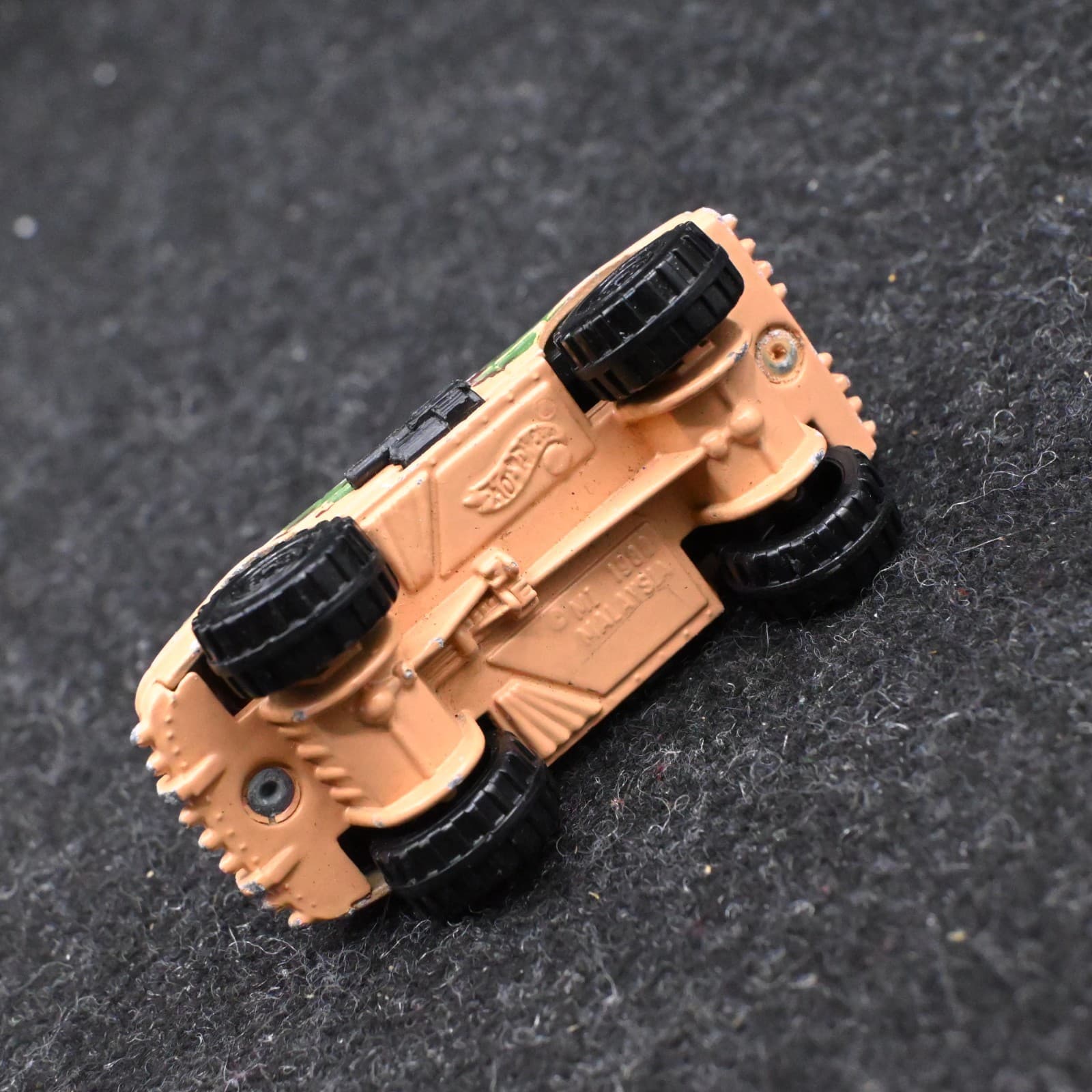 HOT WHEELS 1988 M1 Tan Camo 1:64 Scale Diecast Cars Malaysia - Thumbnail 6
