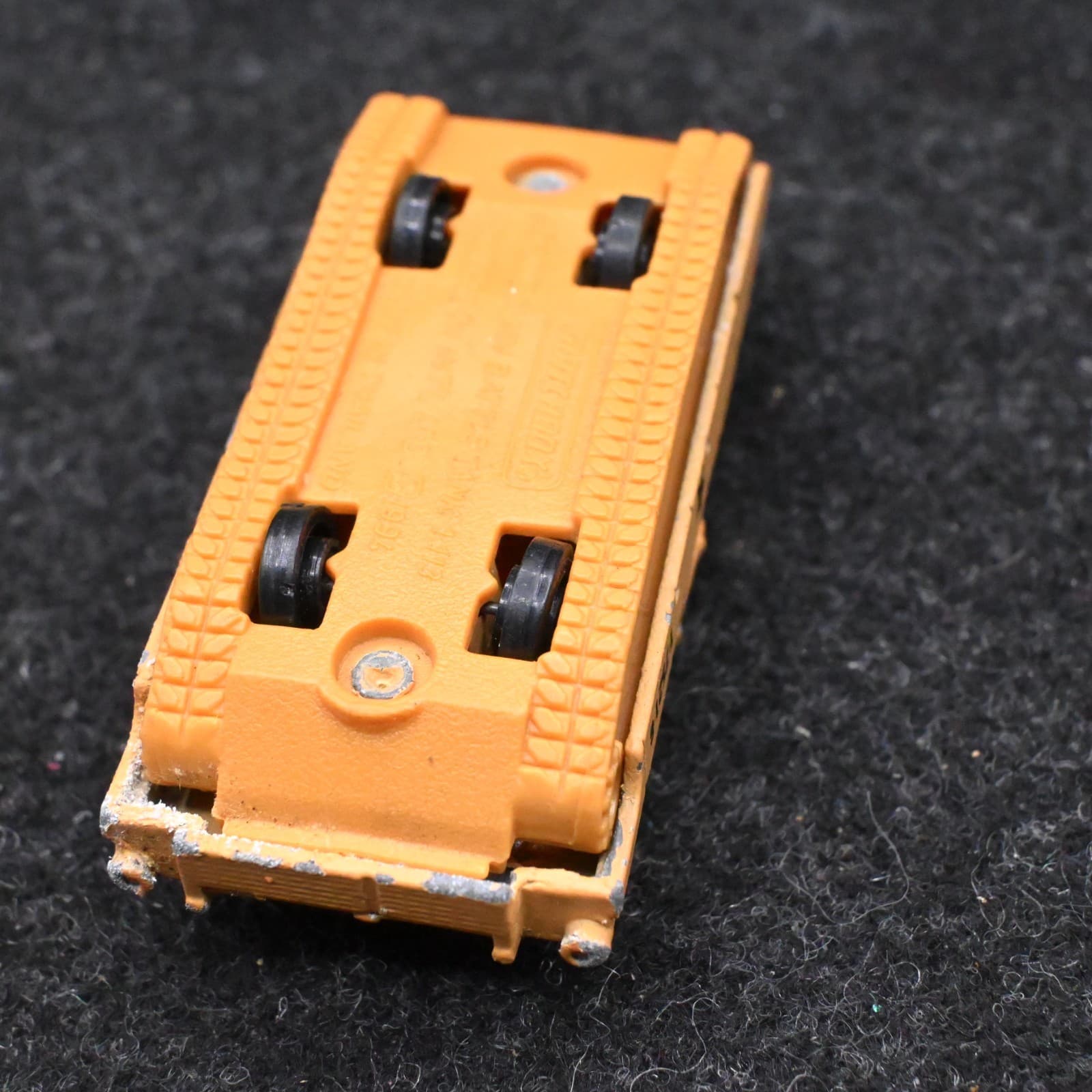 Matchbox Abrams Main Battle Tank 1994 Tan Made in Thailand 1:113 - Thumbnail 9