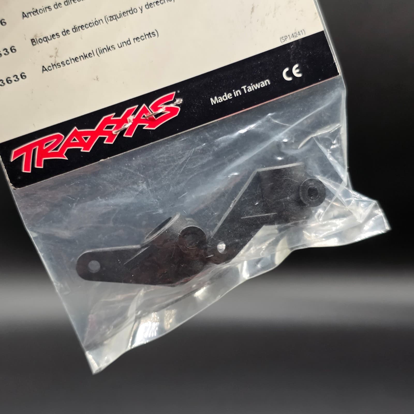 Traxxas 3636 - Plastic Steering Blocks, Black (2) - Thumbnail 4