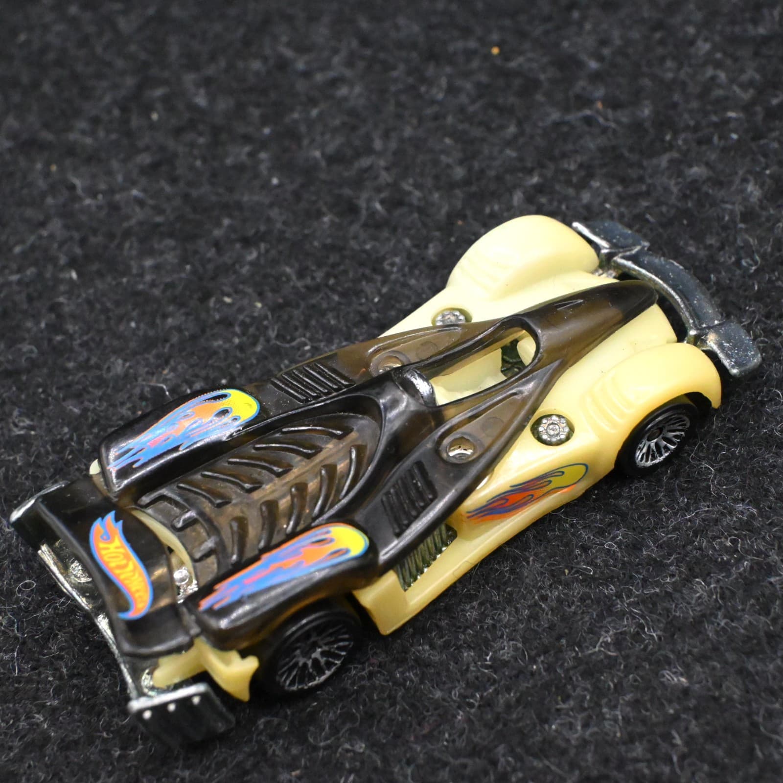 Hotwheels 1995 ROAD ROCKET White Body / Gray Lift Up Hood - Thumbnail 5