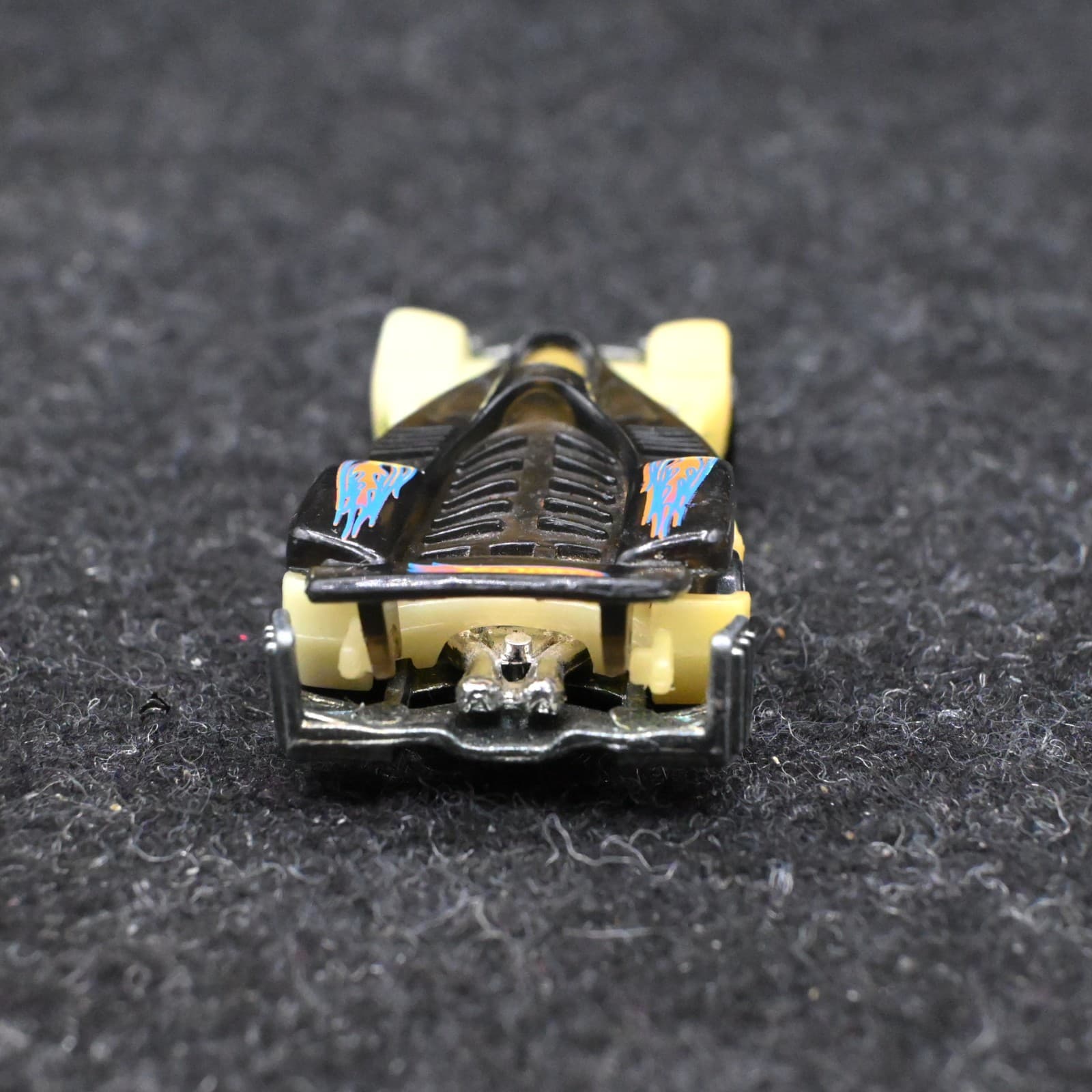 Hotwheels 1995 ROAD ROCKET White Body / Gray Lift Up Hood - Thumbnail 4