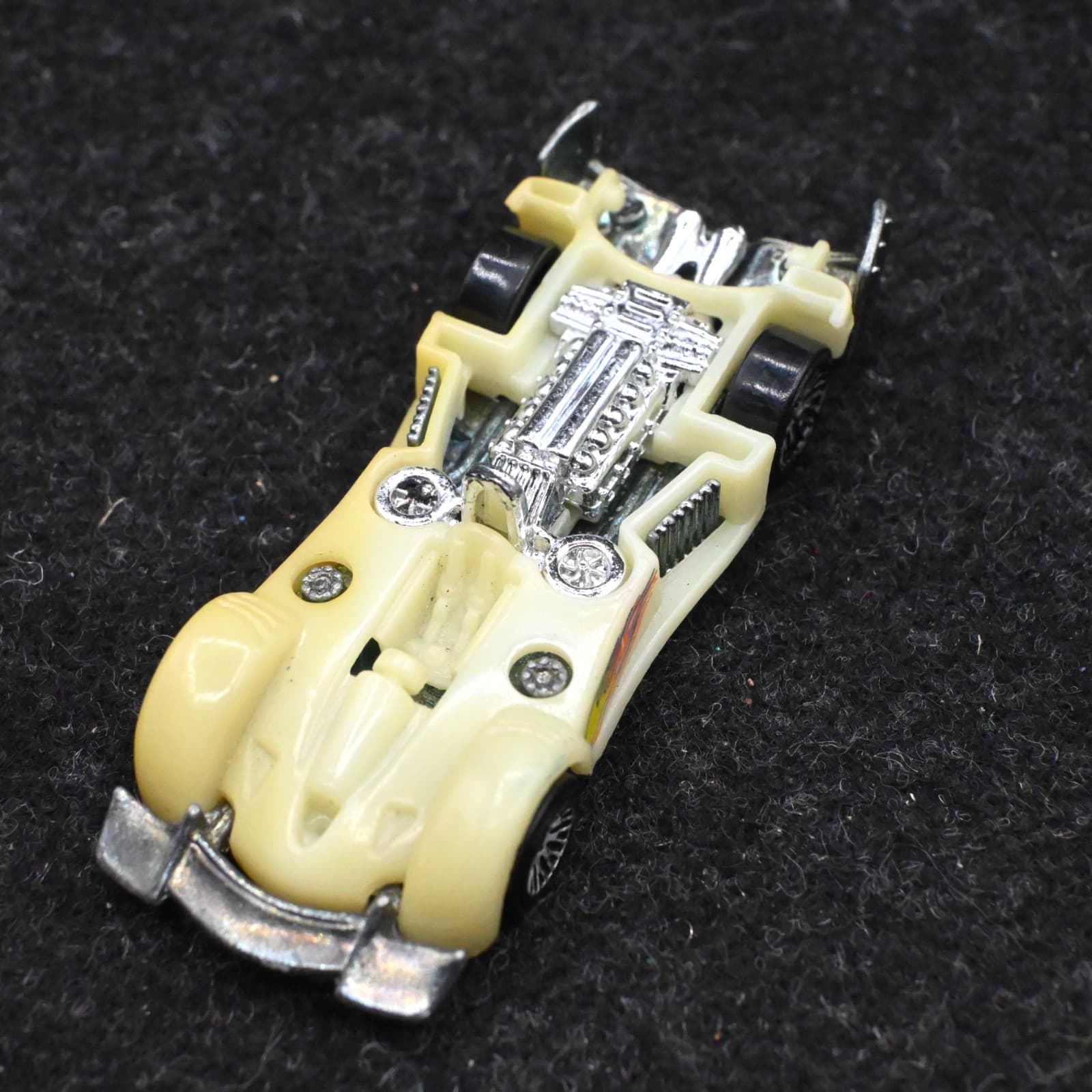 Hotwheels 1995 ROAD ROCKET White Body / Gray Lift Up Hood - Thumbnail 8