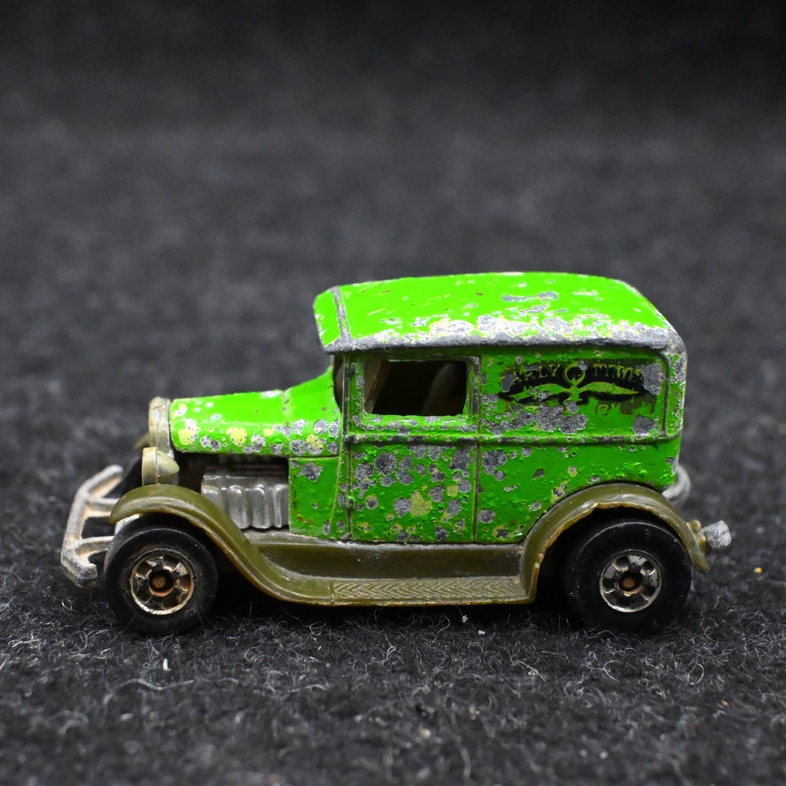 Hot Wheels Vintage 1977 Ford A OK Early Times Delivery Truck Green Pre Owned - Thumbnail 3